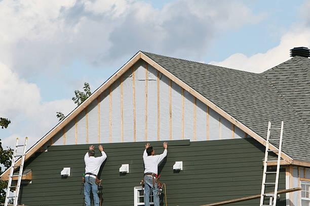 Professional Emergency Siding Repair technician working in Kingston, IL